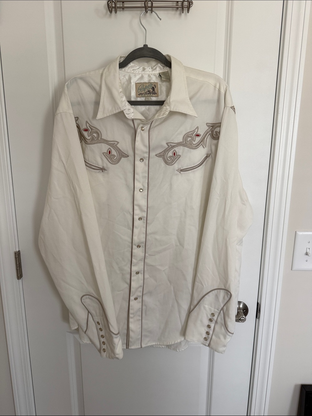 Vintage Roper Embroidered Western Snap Shirt in Ivory with Pearl Buttons